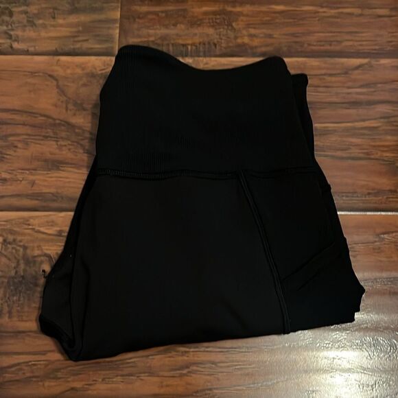 Lululemon Black Athletic Mesh Pockets Mesh Ruched Design Cropped Leggings - Picture 2 of 10